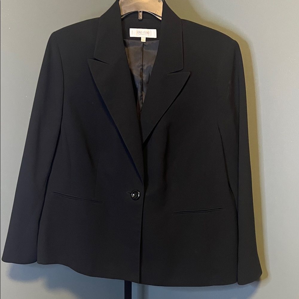 Jones Studio Elegant Black Suit Jacket